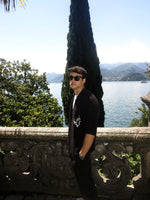 Load image into Gallery viewer, The أصيلي MADNESS KNIT SHIRT in the color black
